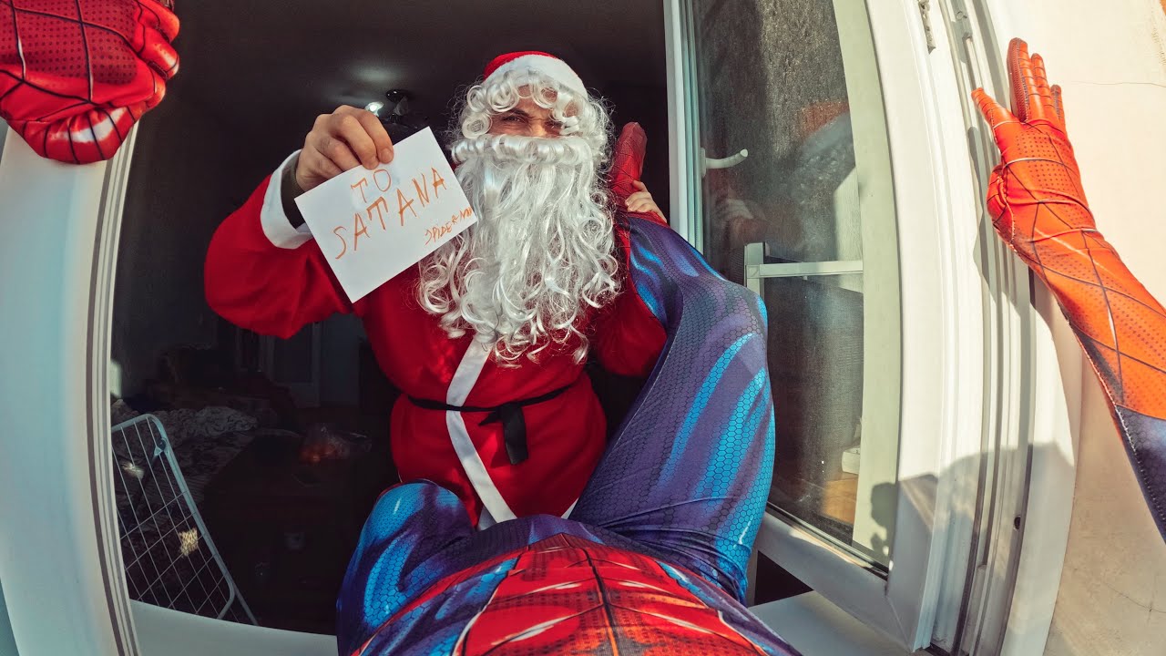 SPIDERMAN VS CRAZY SANTA IN REAL LIFE  (Funny Christmas Parkour POV Chase)