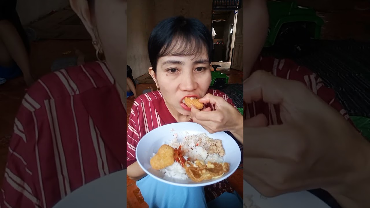 Makan Lauk Sambal Terasi, Naget dan Telur Goreng 