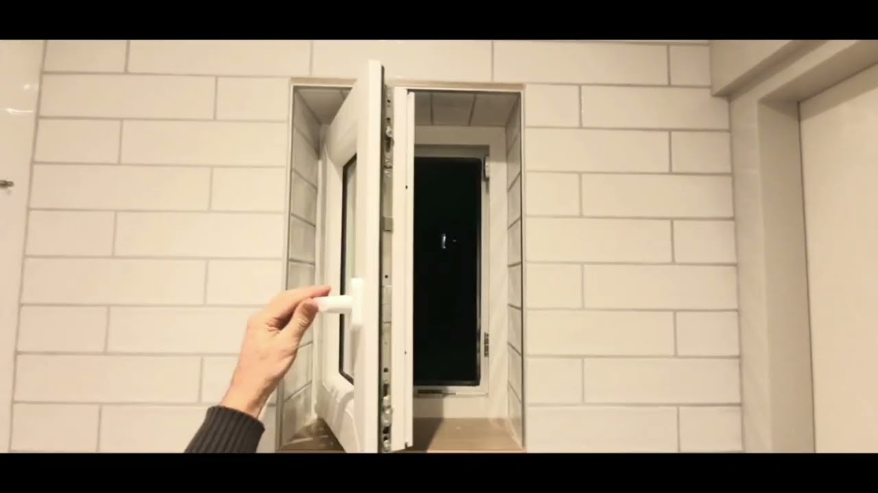 zelf kunstof kozijn / WC raampje vervangen & plaatsen, draaikiepraam monteren.