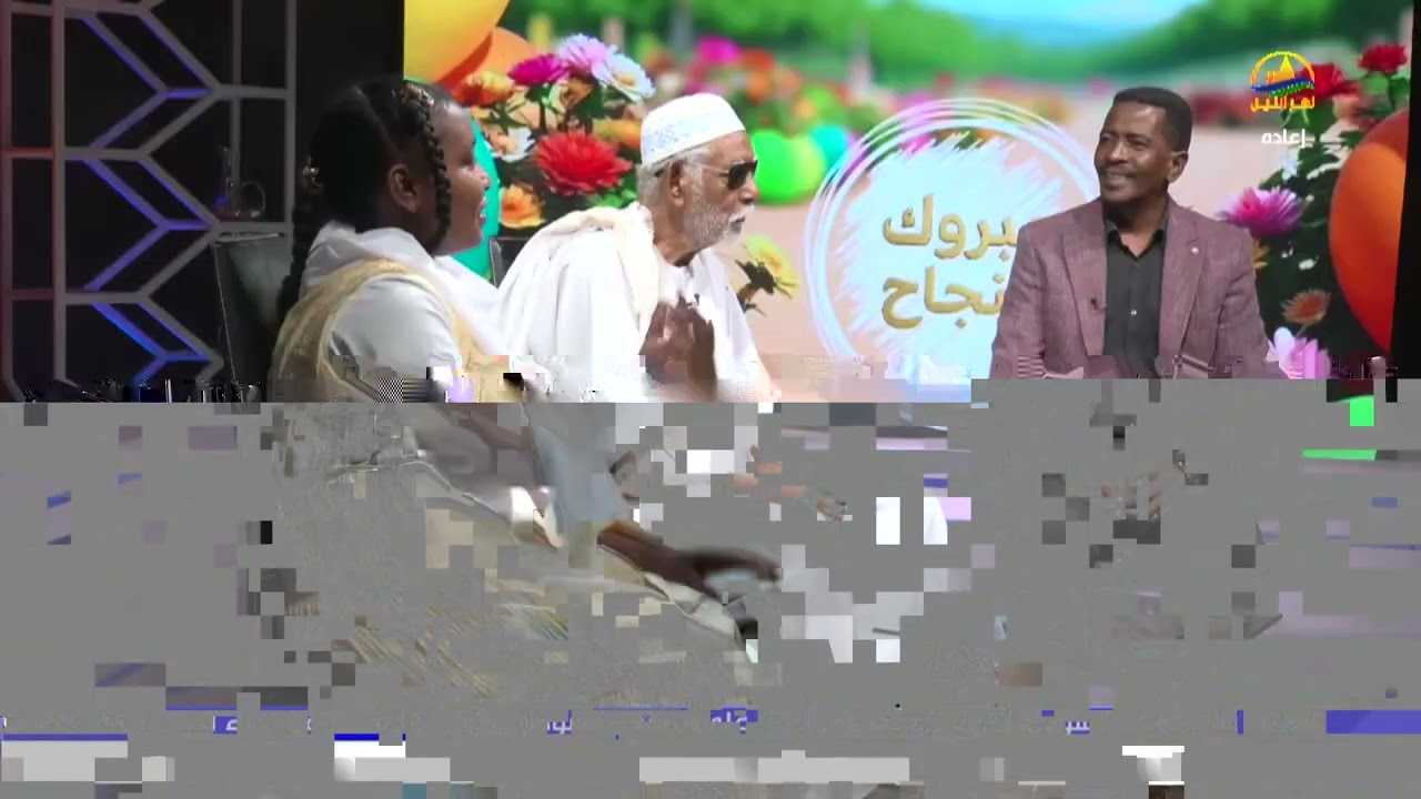 المتفوقة آية مزمل عبدالله زروق ابنة الشهيد مزمل عبدالله زروق الذي استشهد بمدينة الفاشر 