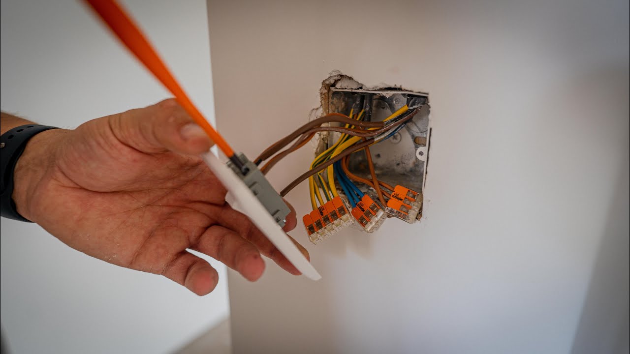 Second fix tips with @R Davis Electrical