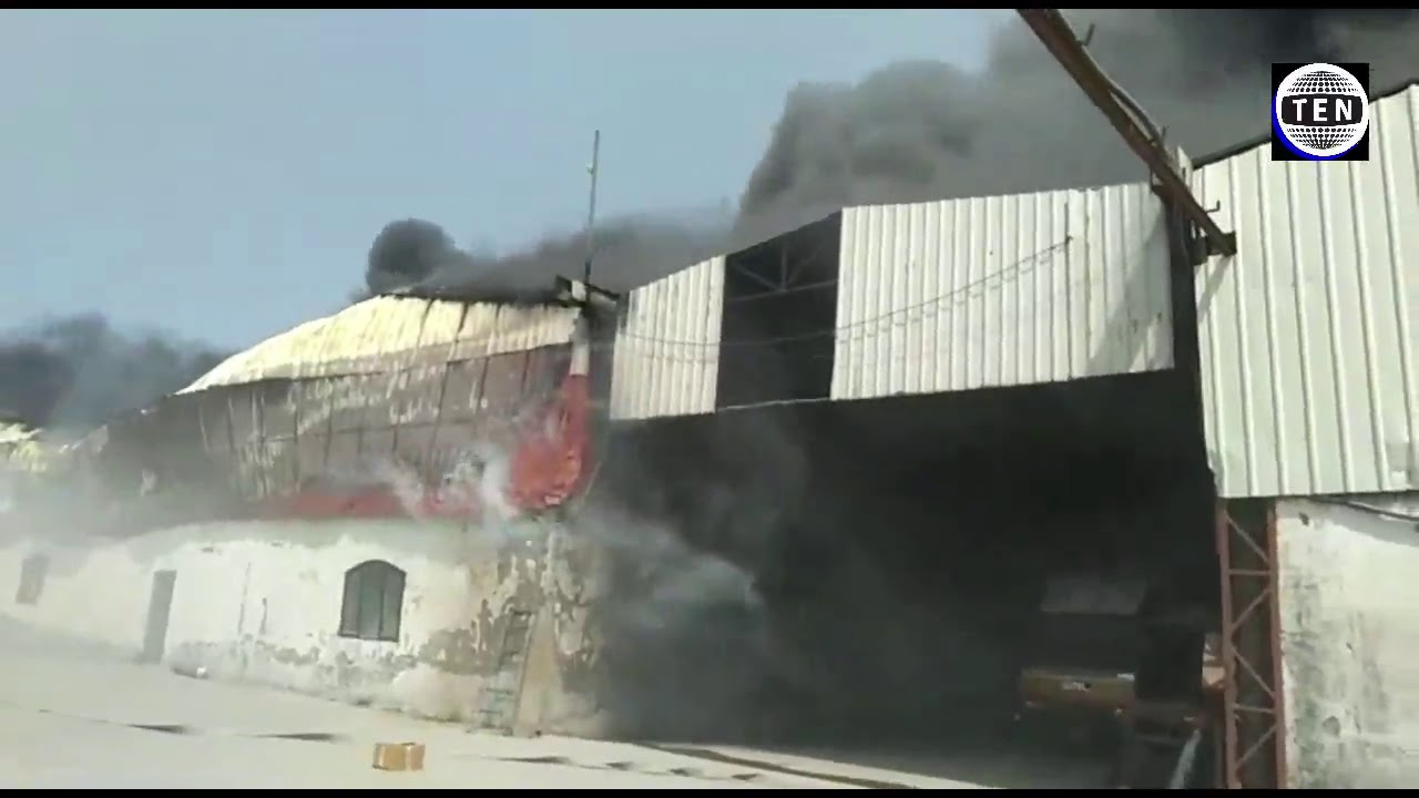 Massive fire engulfs Greater Noida factory, fire-fighting operation underway | Ten News