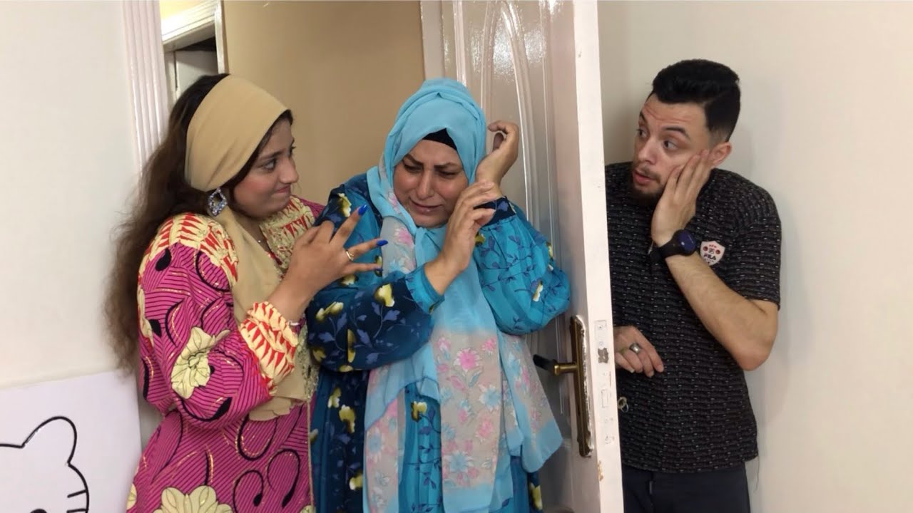 راقب مراته وهي بتعامل أمه فاكتشف الحقيقه ، شاهد رد فعل الزوج !