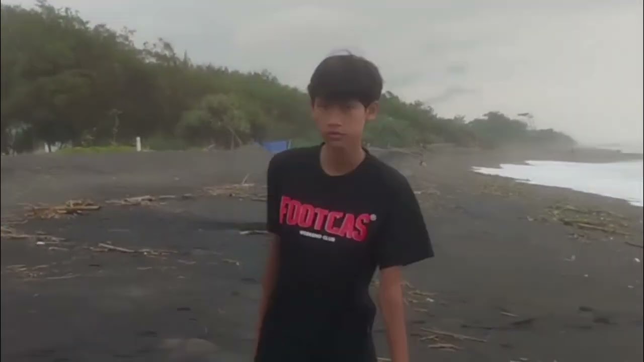 Keindahan yang Tersembunyi di Pantai Trisik