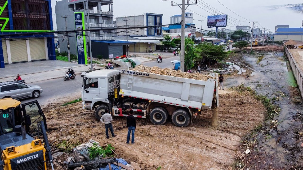  Nicely ACTION START Landfill Project  by Best Skill Dozer SHANTUIDH17B2 pushing Rocksoil clear land