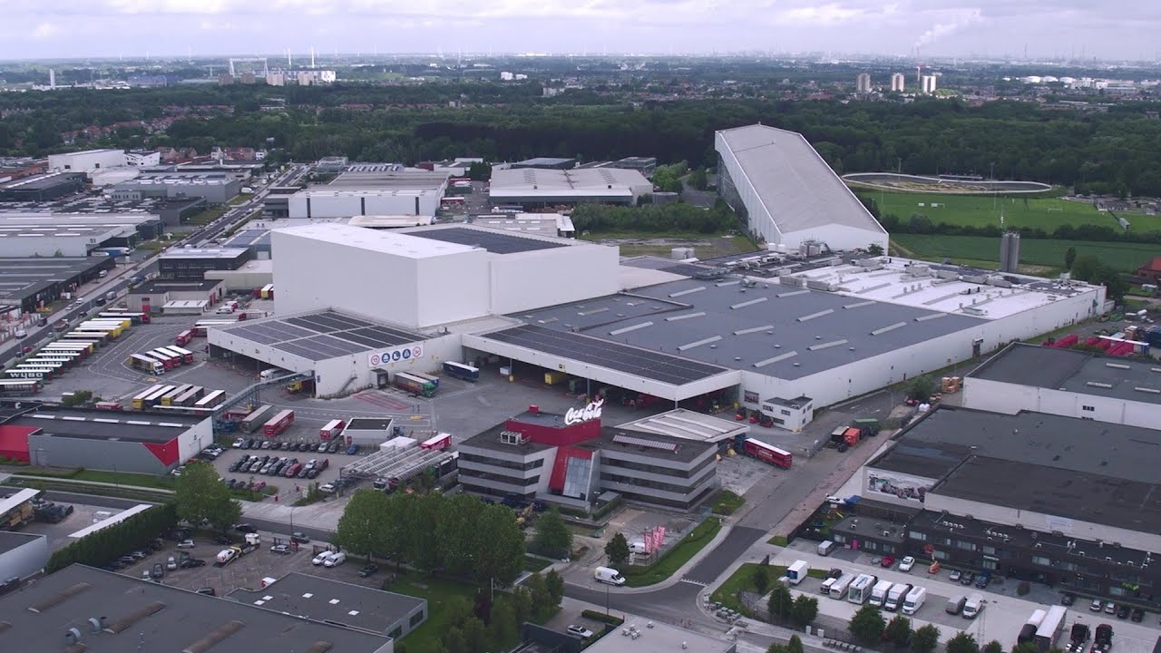 Coca-Cola future-proofs their logistics center with the Körber automated Layer Picker Solution.