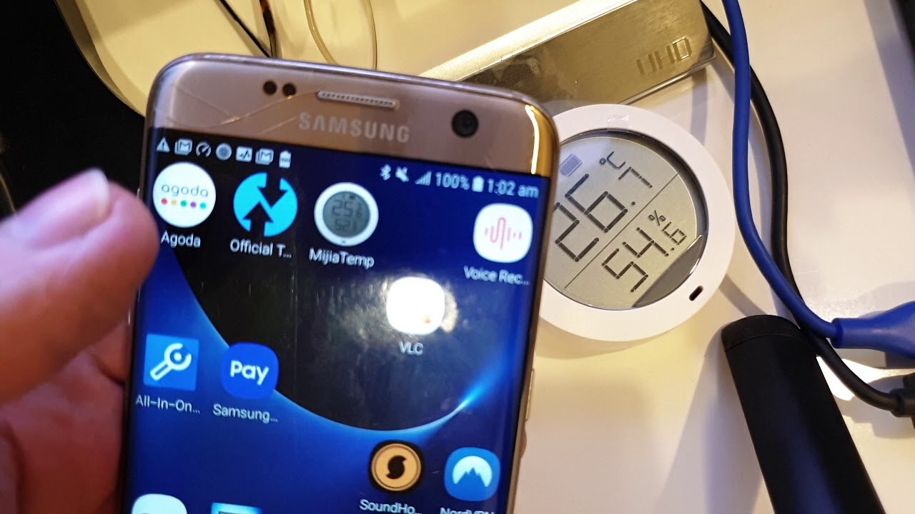 Xiaomi Mijia temperature monitor Gen 1 vs Gen 2 review