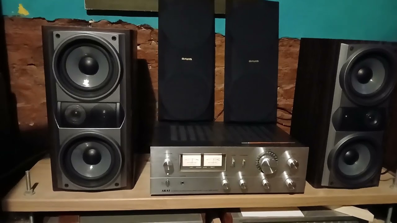 Akai AM 2450 - bafles AIWA H1000