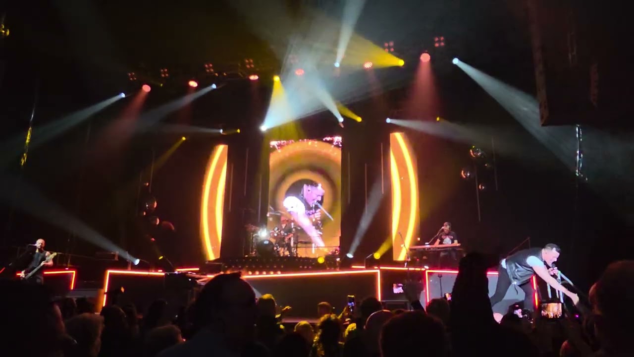 Marc Martel - One Vision of Queen  - We are the Champions - AFAS Amsterdam