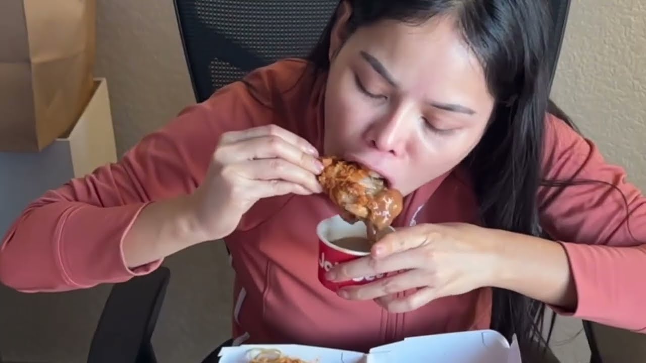 Mukbang: Spaghetti | fried chicken & mango pie 