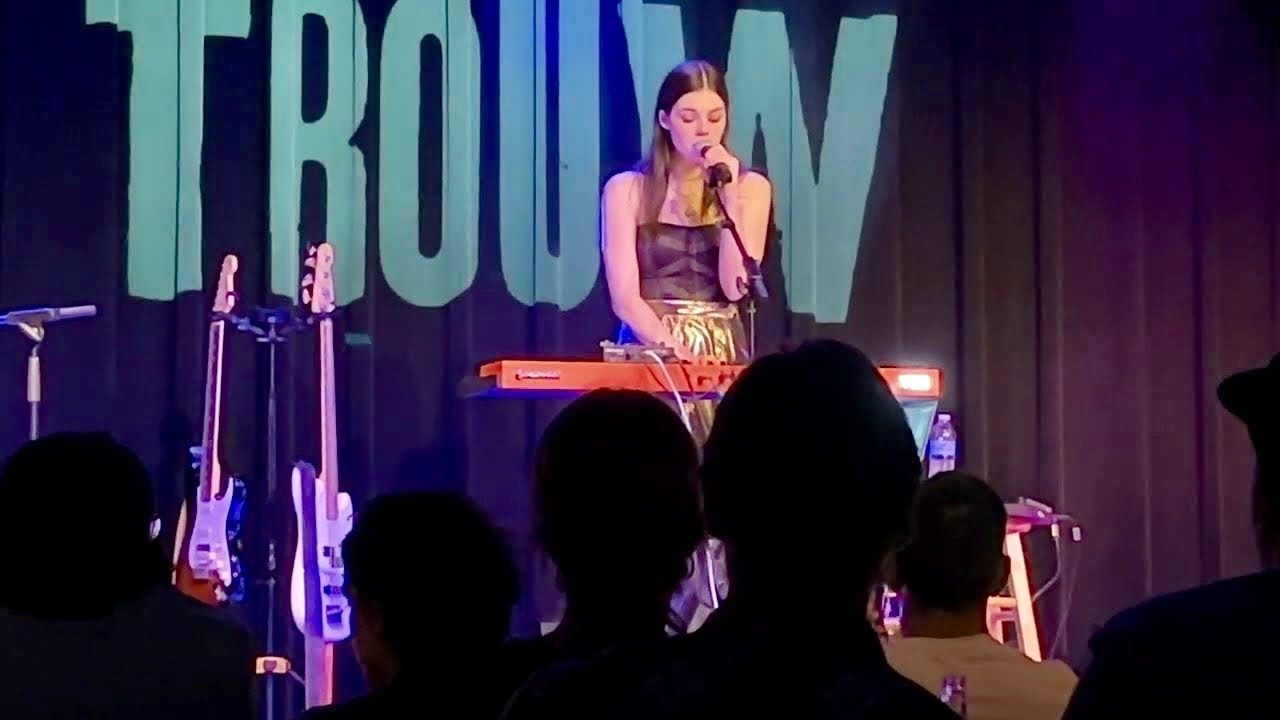 Elise Trouw live in Dallas 2023 4K