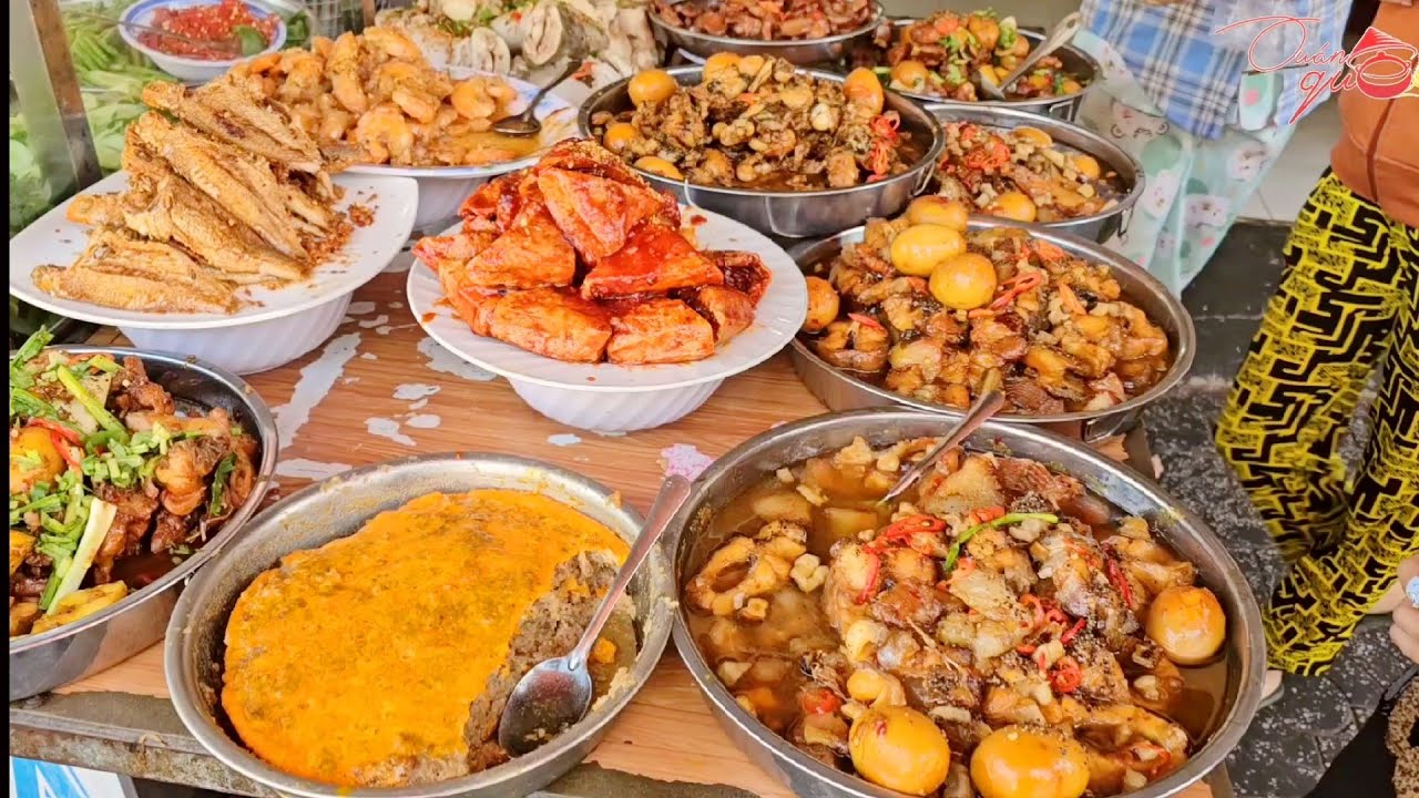 Phát thèm với quán cơm đồ kho và cơm thịt lụi quá ngon