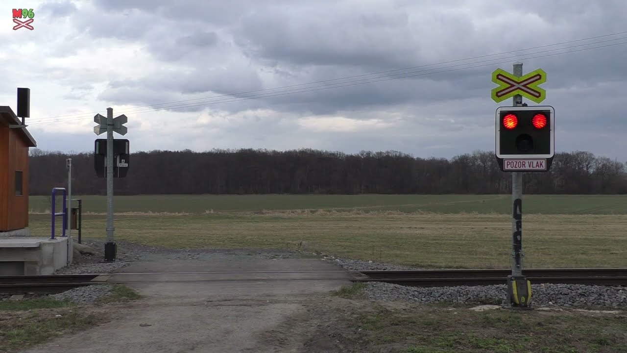 Železniční přejezd Veselí u Přelouče #1 [P5032] - 7.3.2023 / Czech railroad crossing