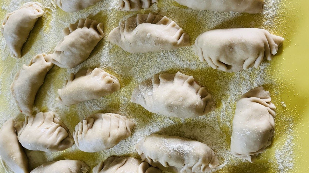 RAVIOLI CINESI FATTI IN CASA | Ricetta vegetale | 3 semplici modi per chiudere i ravioli | Gyoza