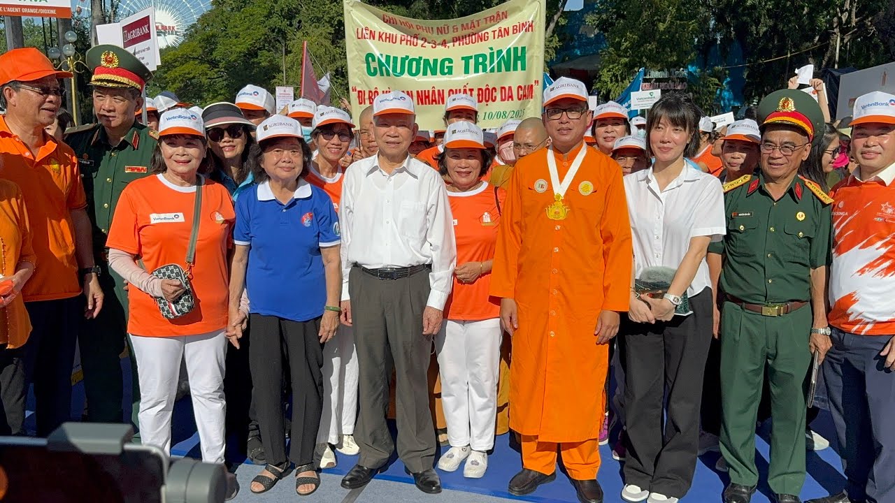 Chùa Thiền Tông Tân Diệu đi bộ giúp đỡ nạn nhân chất độc da cam/dioxin | TTTD
