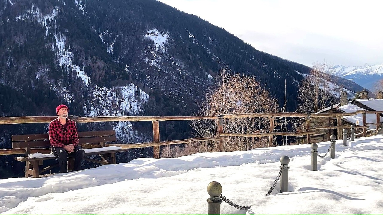 Ep. 133 – Tanta neve in baita – Costruisco cucina e mensola – Impianto acqua bagno e altro.....