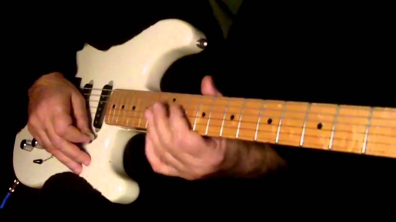 Dekha hai pheli bar .Guitar Instrumental.Please use headphones for better sound.
