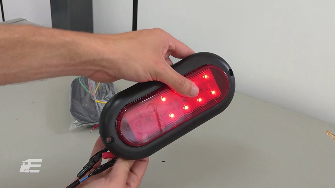 [Em Detalhes] Lanterna LED Carretinha Reboque - Não é a Prova D'agua 12V
