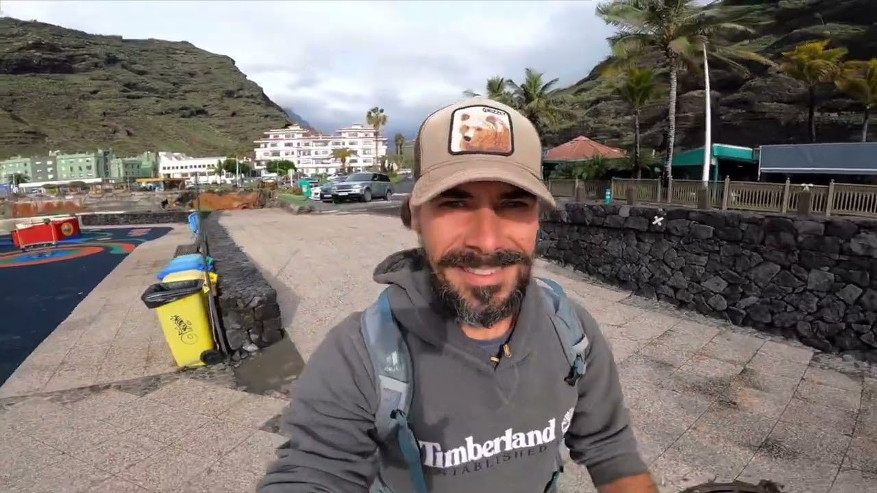 Easy going 🤙 A rainy day at Tazacorte beach. La Palma