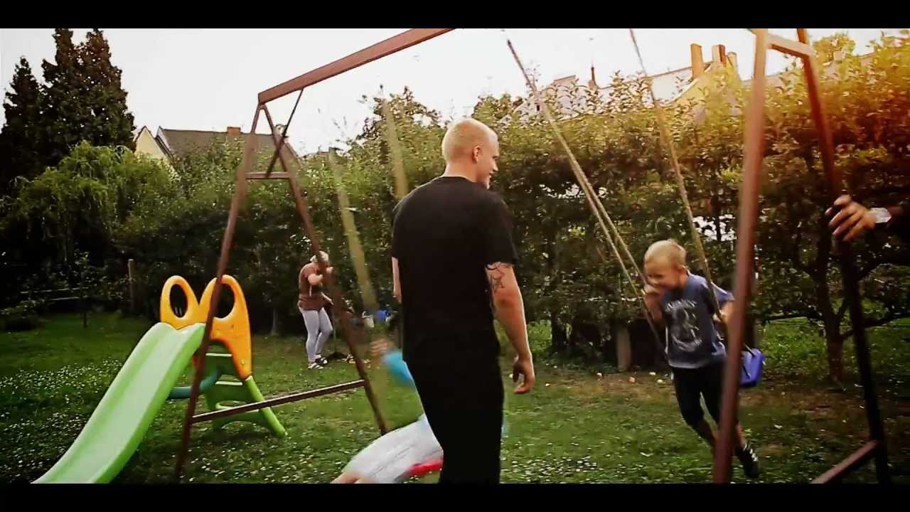 REVOLTA - Mysl&iacute;m / I think (Official music video CZ/EN)