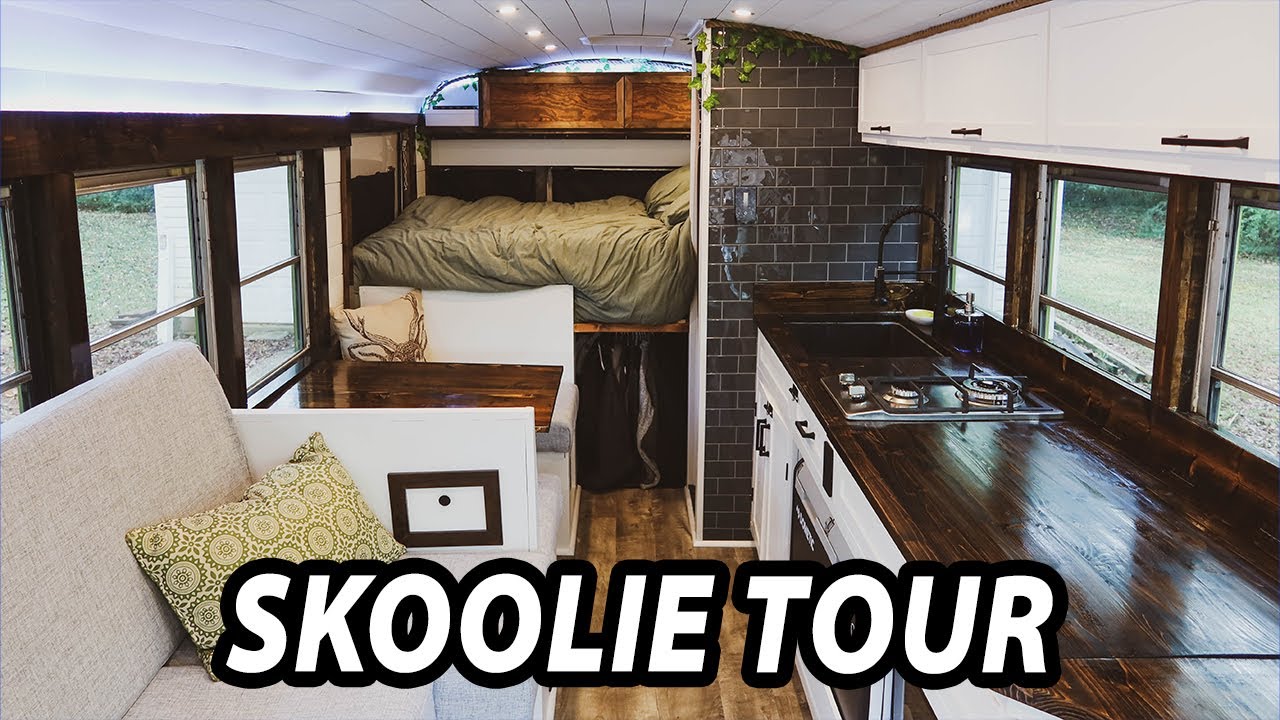 САМОСТОЯТЕЛЬНЫЙ ТУР SKOOLIE | Молодая пара превращает небольшой автобус в крошечный дом на колесах