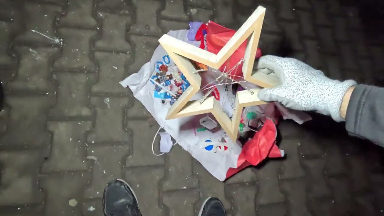 Dumpster Diving !Znalazłem w śmieciach różne cenne skarby w Walentynki!Ludzie maja za dużo pieniędzy
