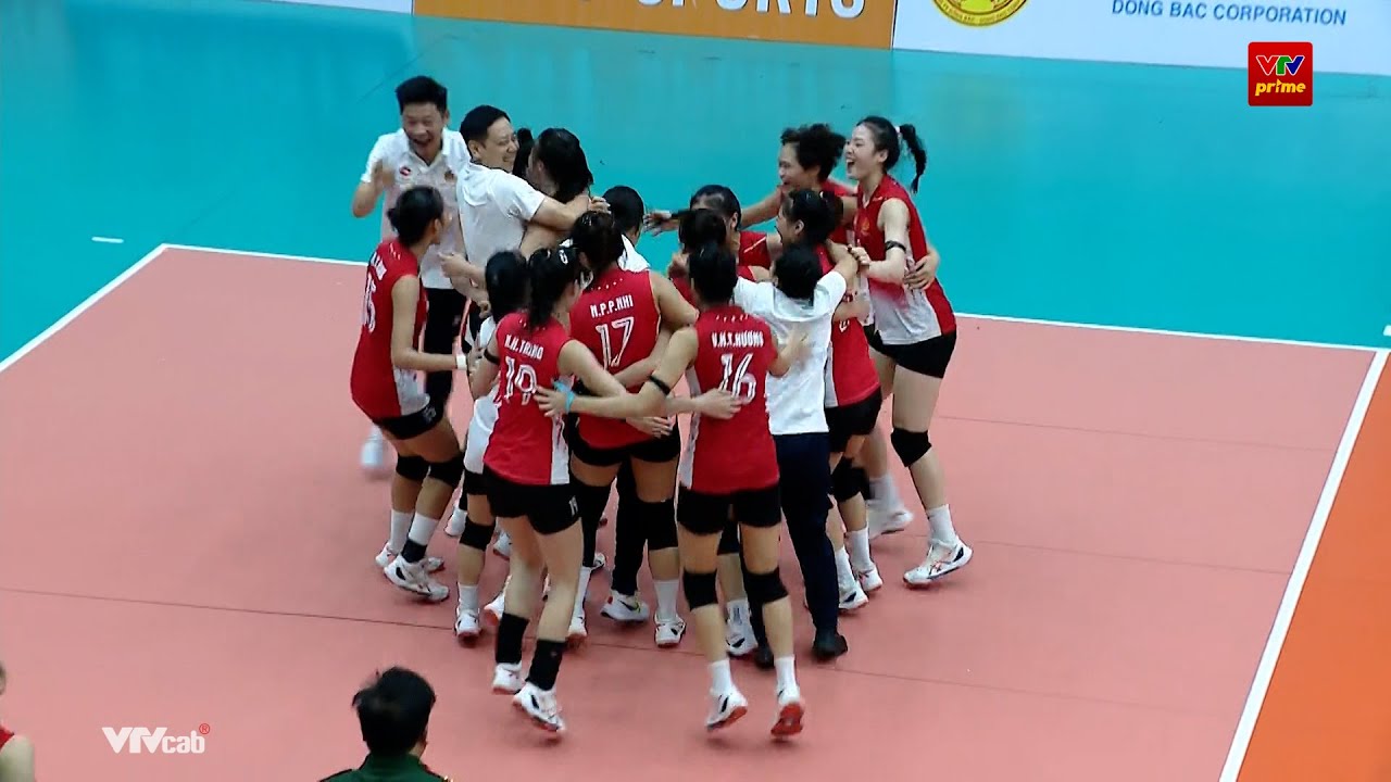 Giây phút vỡ òa sung sướng của các cô gái trẻ Thông Tin ngược dòng HCĐG lên ngôi vô địch cảm xúc