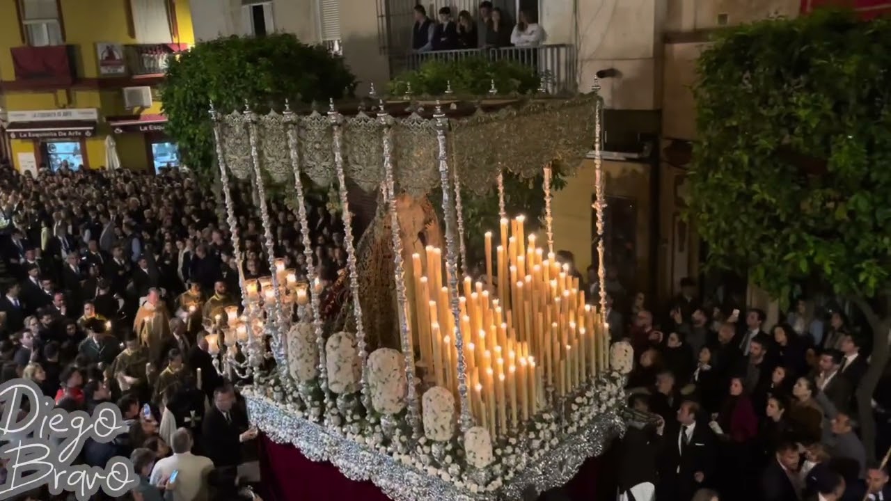La Virgen del Patrocinio en la calle Arfe. Viernes Santo. Semana Santa de Sevilla 2025