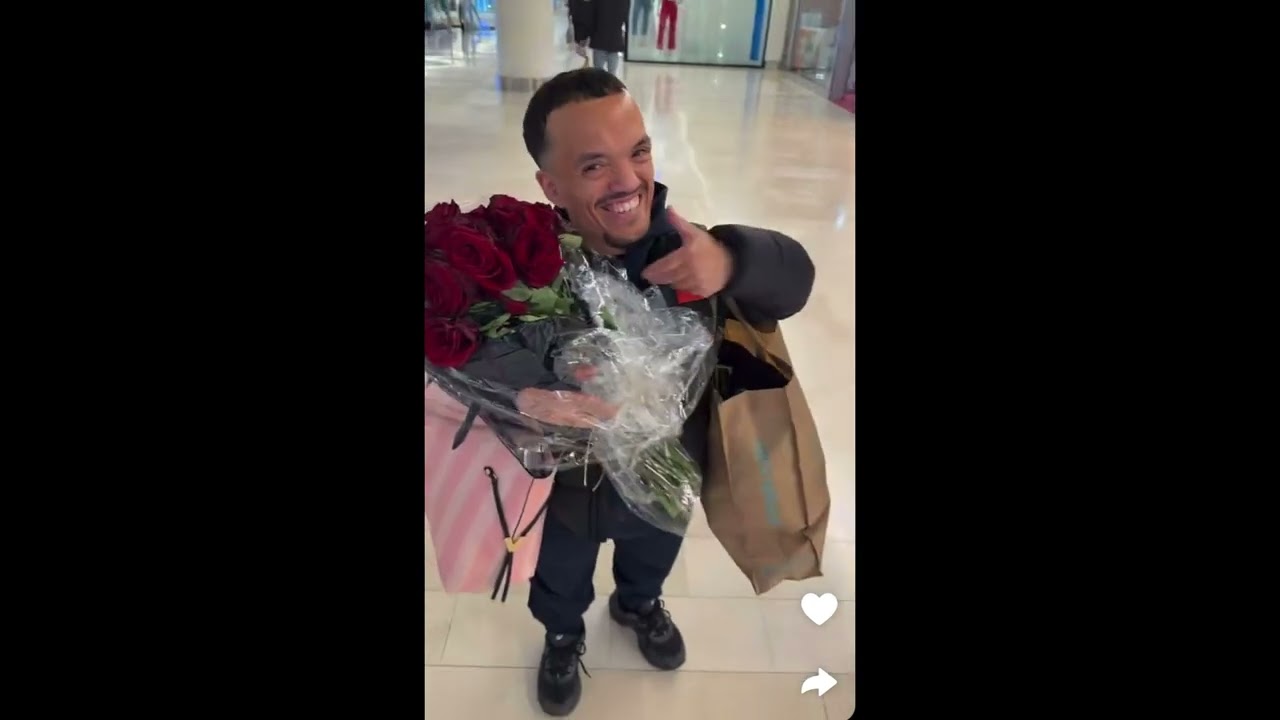 Karim Lipton fait le relooking à mini pour son date ￼