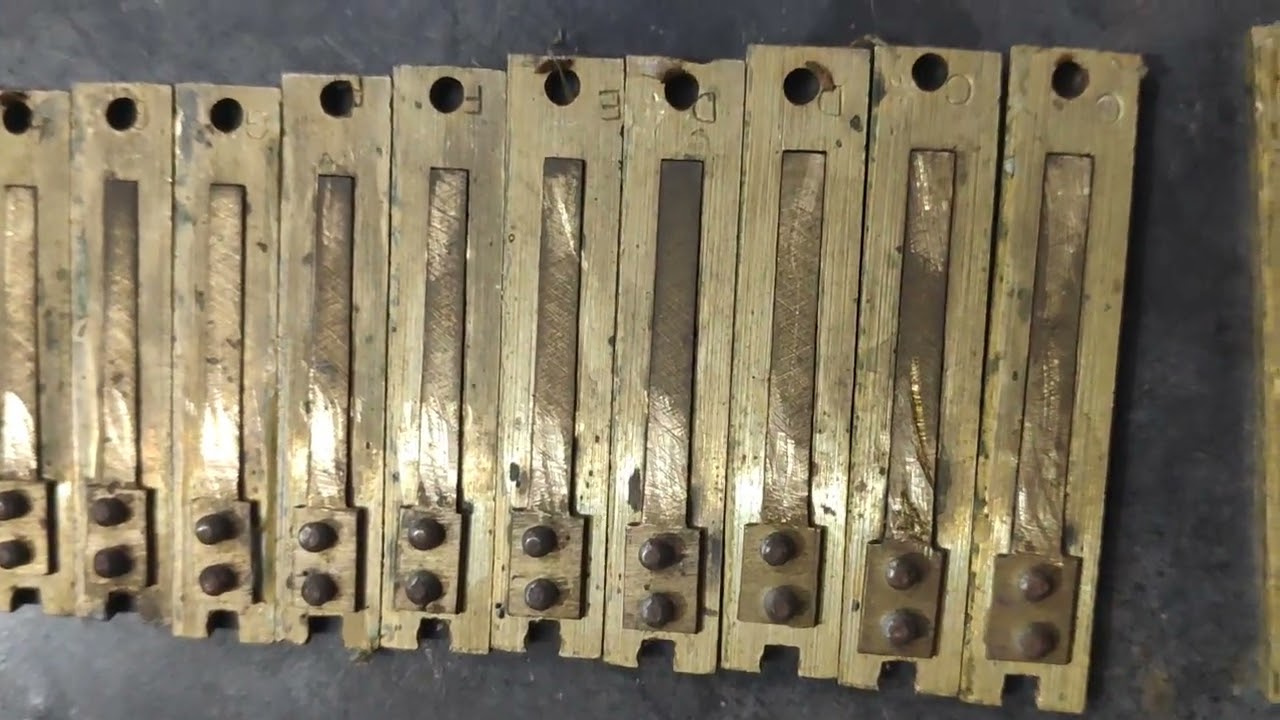 (116) Old, antique Bhargava 42/42 male male harmonium reads avl.for sale.price 6500/- con.9935738085