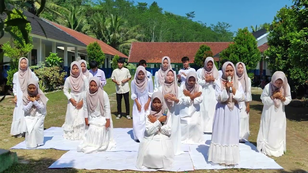 Penampilan Kelas 9E Dalam Acara Maulid Nabi Muhammad SAW