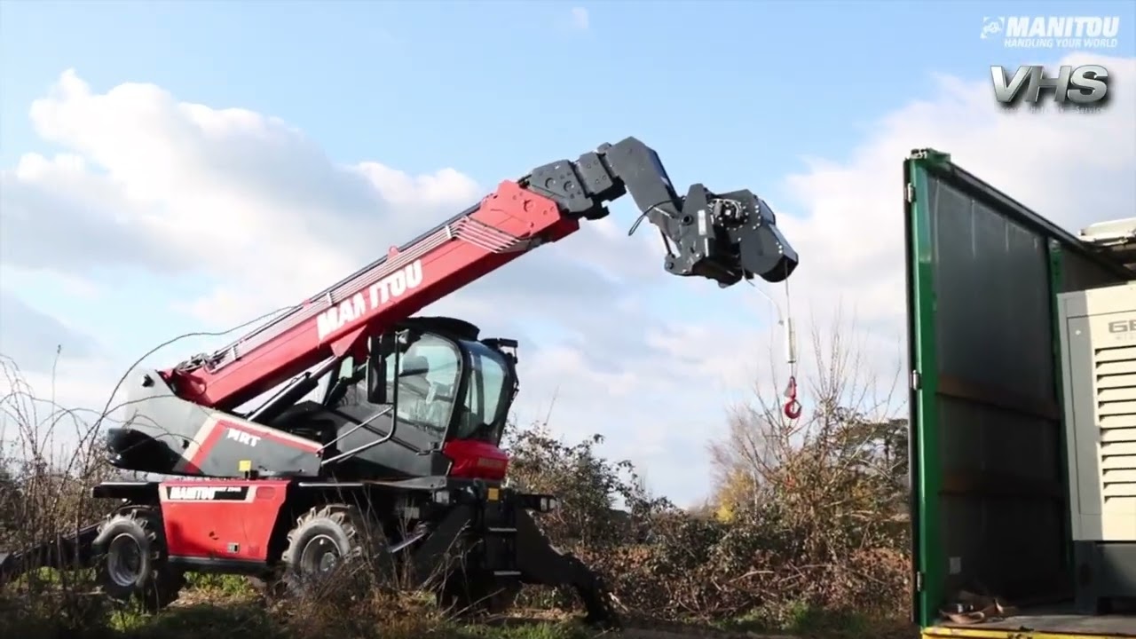Manitou MRT 2145 Vision telehandler at work