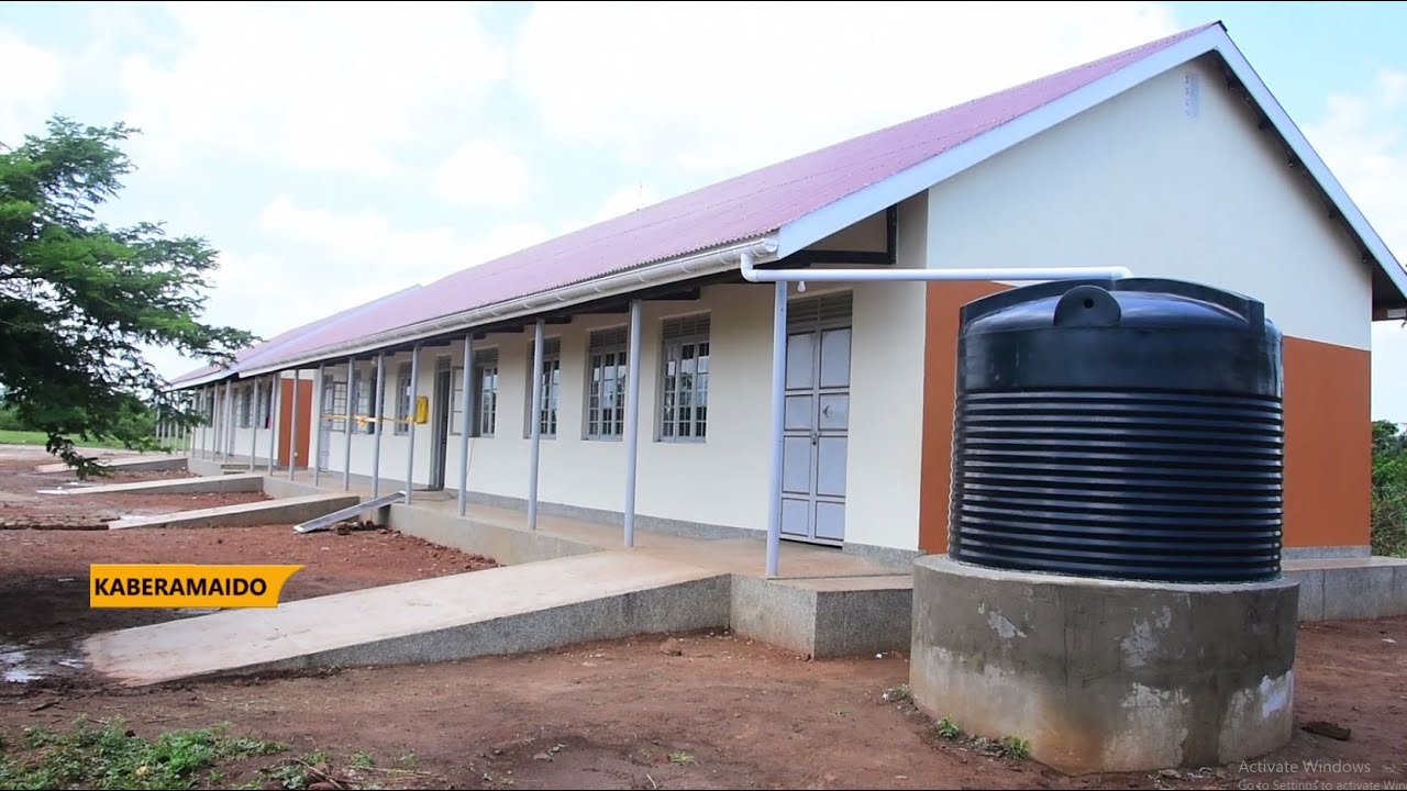 HUNDREDS OF STUDENTS ATTRACTED BY PICTURESQUE STUCTURES AT ALWA SEED SECONDARY SCHOOL IN KABERAMAIDO