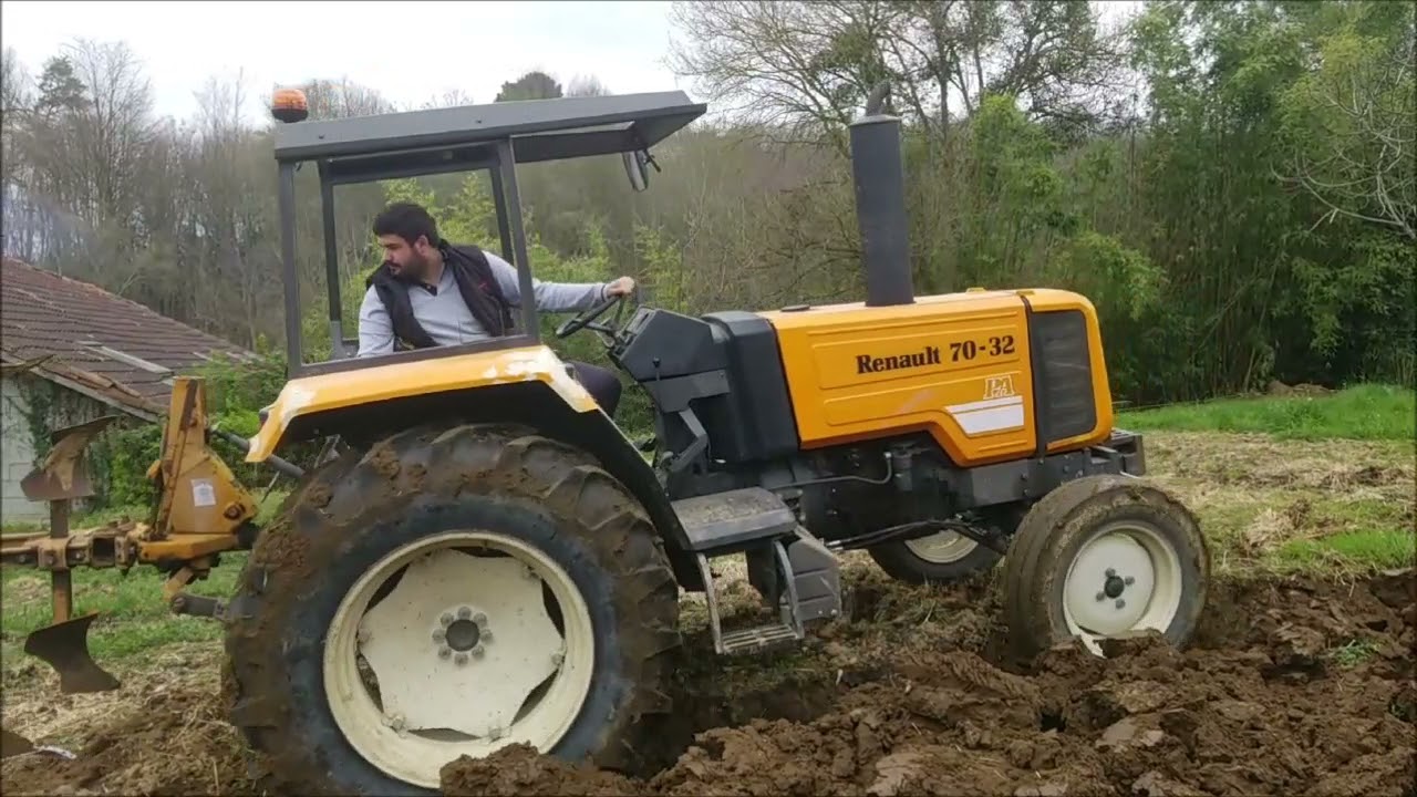 Préparation du jardin avec le Renault 70.32