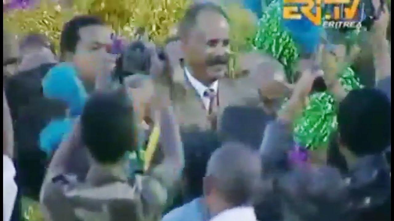 President Isaias Afwerki dances with the crowd