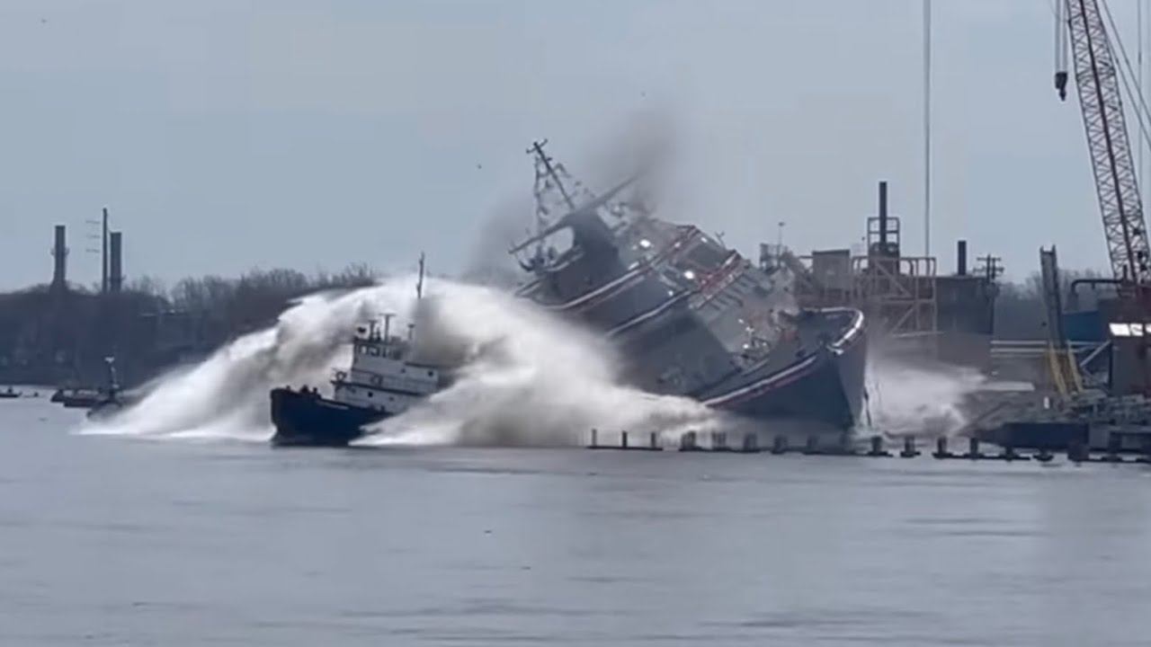 LCS 31 USS CLEVELAND LAUNCH CRASHED INTO TUGBOAT