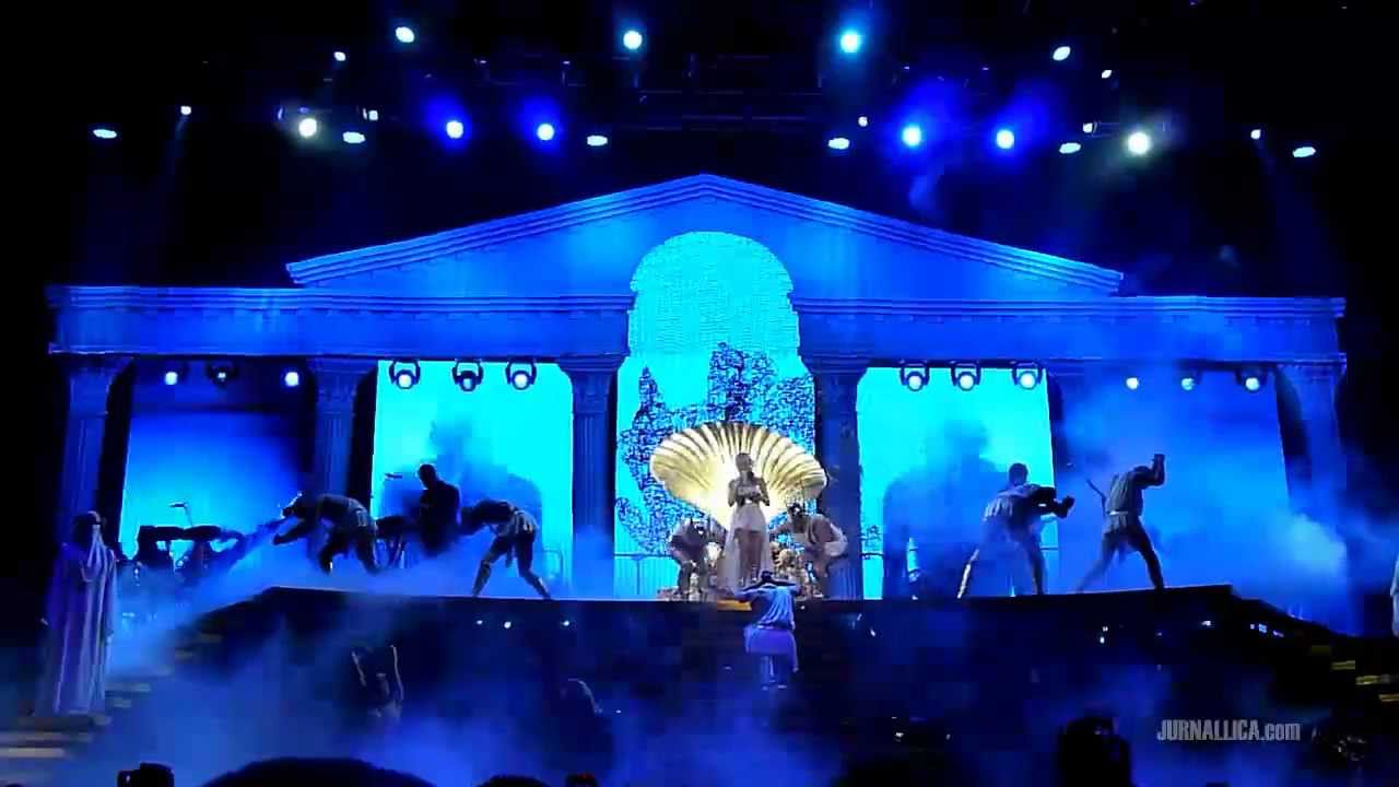 Kylie Minogue - Intro + Aphrodite (Aphrodite Tour | 27 June 2011)