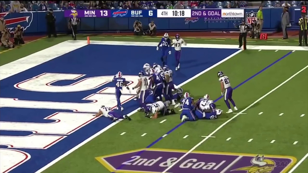 DeAngelo Henderson barrels through defenders for goal-line TD