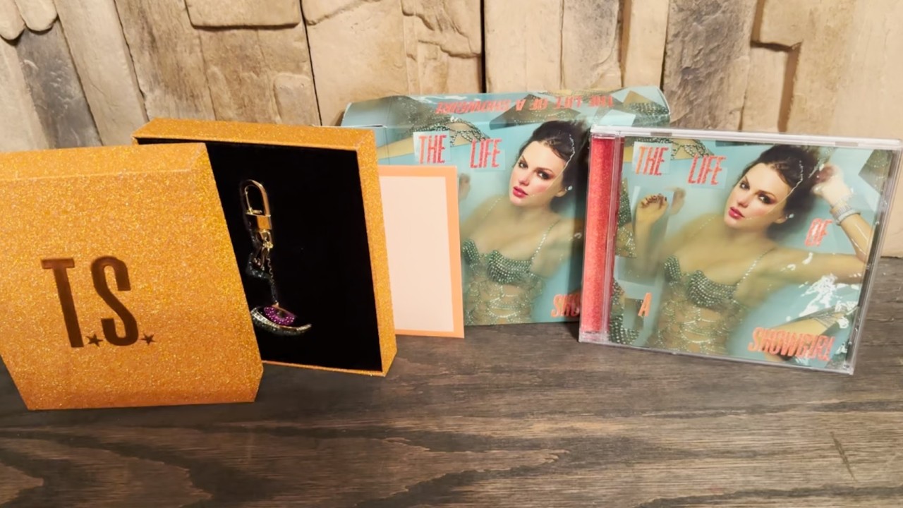 Unboxing Taylor Swift The Life of a Showgirl Sweat and Vanilla Perfume Deluxe CD