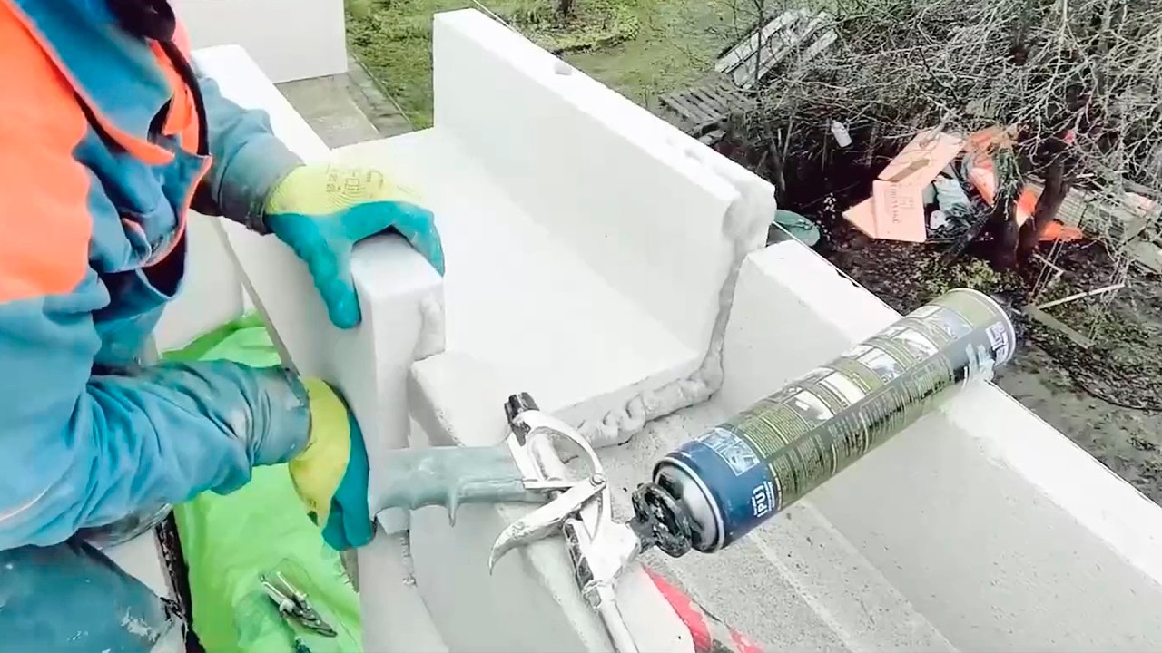ДОМ ИЗ ГАЗОБЕТОНА. ПРИМЕНЯЕМ КЛЕЙ ПЕНУ ВМЕСТО МИНЕРАЛЬНОГО КЛЕЯ
