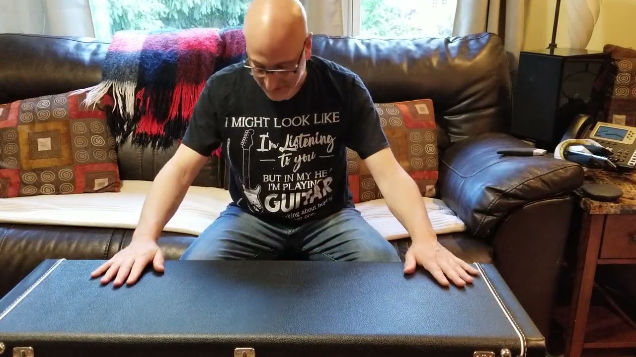 Suhr Limited Classic S Metallic Guitar, Copper Firemist - Unboxing
