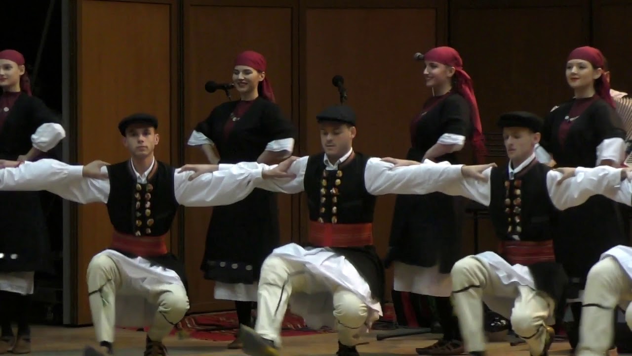 folklorna revija 15.11.2018 PRESPA so Ansambl Koco Racin