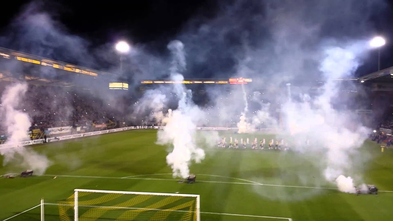 Geweldige sfeeractie bij NAC Breda - FC Utrecht (2-2)