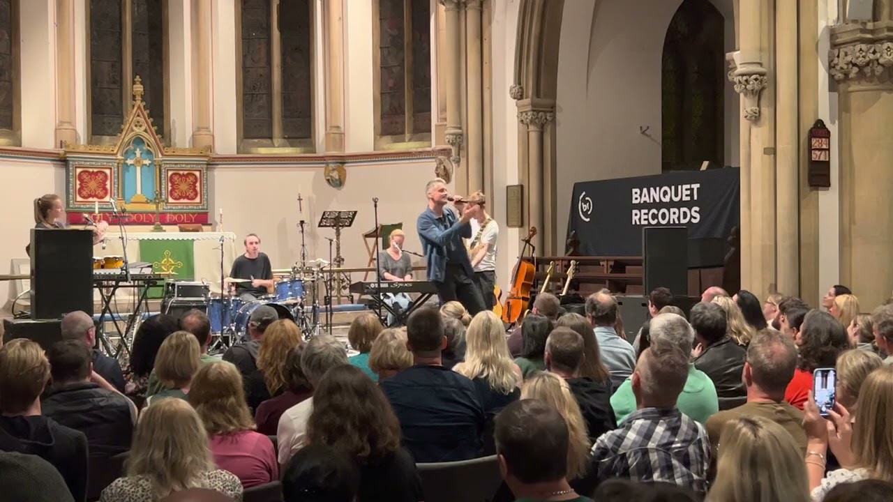 Tom Chaplin ( Keane) en Vivo - Gravitational - It's Over - Cameo - Overshoot - Live In Church