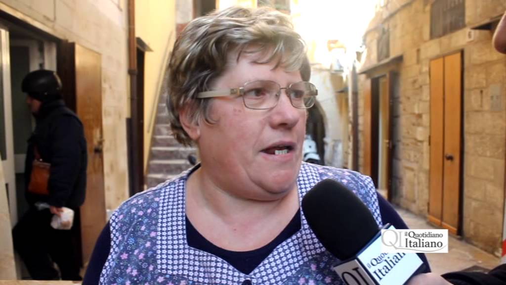 Bari, le orecchiette di Rosa: la donna della brace accesa