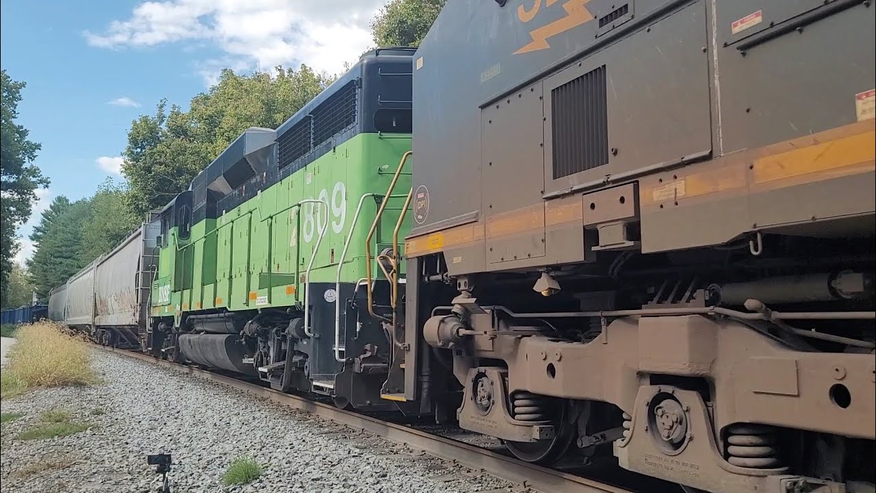 An Ex Burlington Northern GP39M Trails on M419 At Lander Road