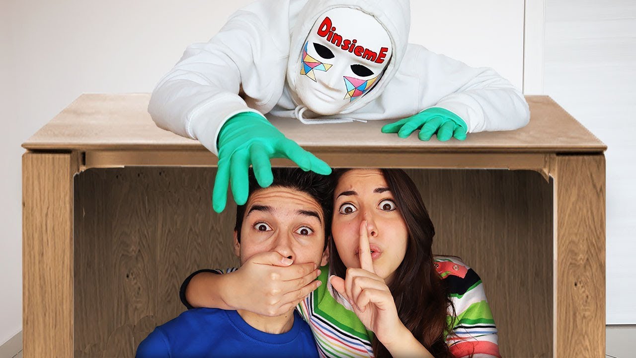 NASCONDINO ESTREMO CONTRO IL DOTTOR TIMOTI! *lui &egrave; in casa e ci sta cercando!*
