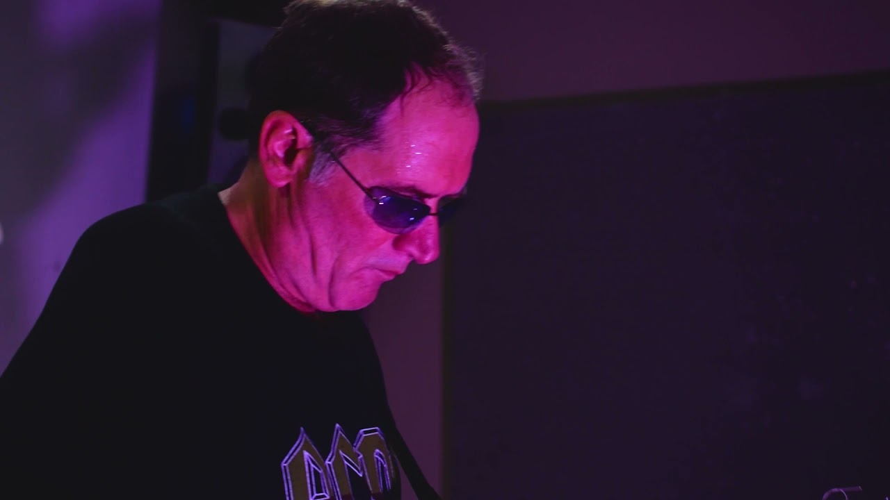 Umberto Abballe - AC/DC - Given the Dog a Bone - fingerstyle version