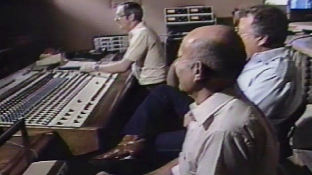 Behind the Scenes: Sitcom 'Laugh Track' Expert of 1980s
