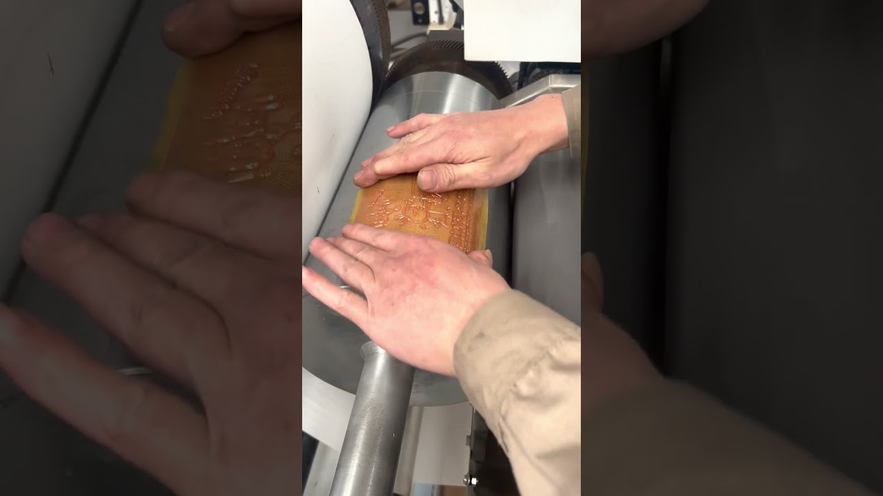 How to stick flexo printing board of napkin paper making machine #papermakingmachine #papermachine